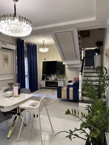 130 м², 4-комн. квартира, 8/9-3