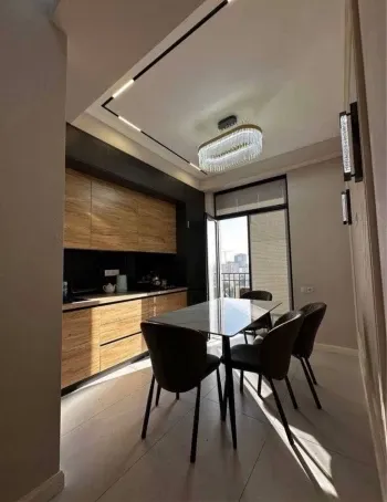 80 м², 3-комн. квартира, 8/10-1