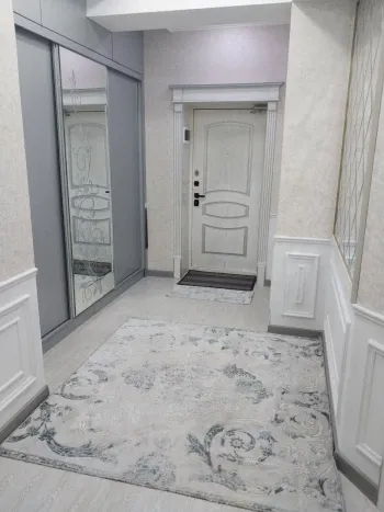 90 м², 3-комн. квартира, 4/8-0