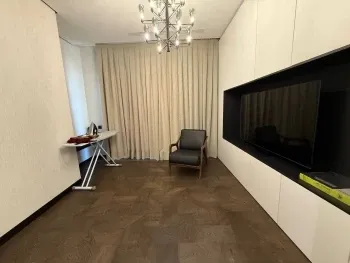 323 м², 5-комн. квартира, 10/9-3
