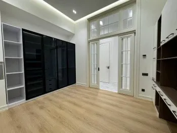 130 м², 2-комн. квартира, 2/10-1