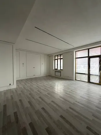 208 м², 5-комн. квартира, 1/9-3