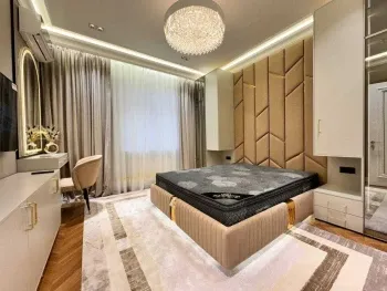 130 м², 4-комн. квартира, 4/8-2