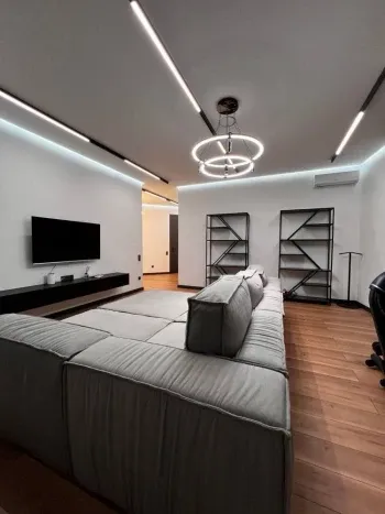 218 м², многокомнатная квартира, 1/8-2