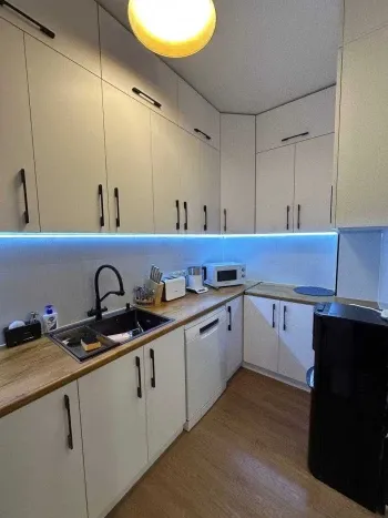 80 м², 3-комн. квартира, 6/9-3