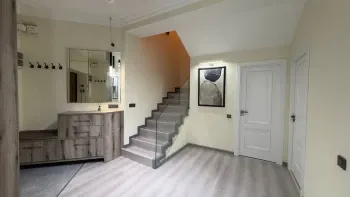 140 м², 4-комн. квартира, 8/9-2