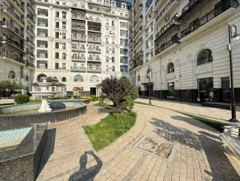 180 м², 4-комн. квартира, 4/19-1