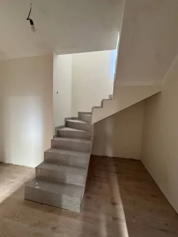 104 м², 5-комн. квартира, 1/9-3