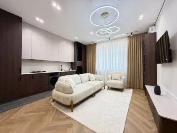 85 м², 4-комн. квартира, 2/8-0