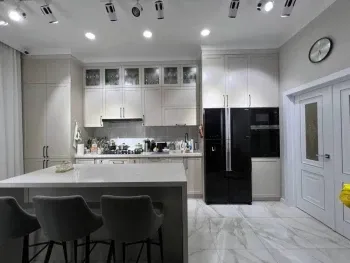 185 м², 5-комн. квартира, 1/9-2