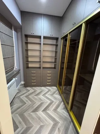 220 м², 4-комн. квартира, 9/9-2