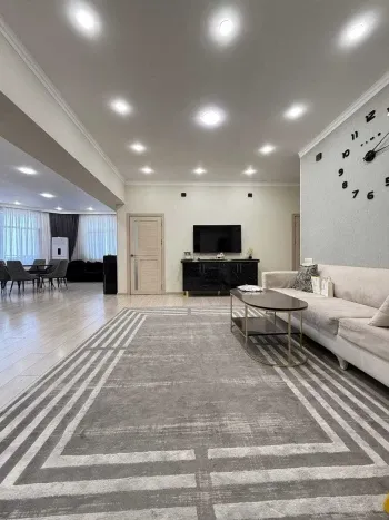 160 m², 5-xonali kvartira, 9/9-0