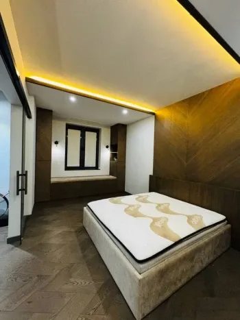 140 m², 4-xonali kvartira, 5/8-0