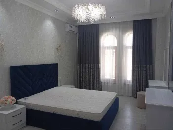 145 m², 4-xonali kvartira, 8/8-3