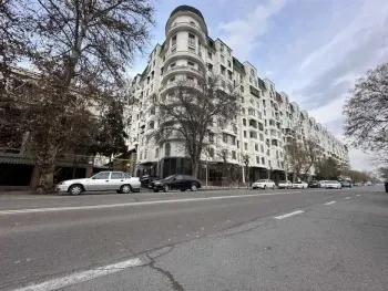 210 m², ko'p xonali kvartira, 9/10-0