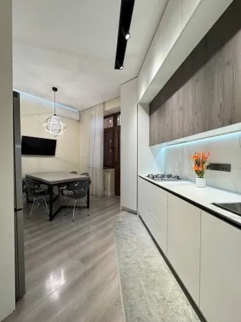 140 м², 4-комн. квартира, 8/8-1