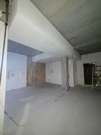 130 м², 4-комн. квартира, 1/6-1