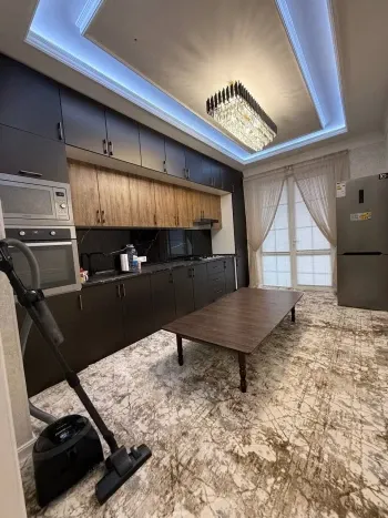 100 м², 3-комн. квартира, 8/10-1