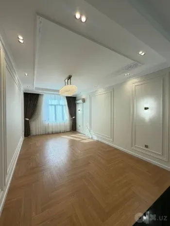 100 м², 3-комн. квартира, 3/8-1