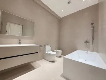 128 м², 4-комн. квартира, 3/7-2