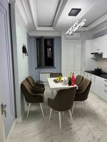 135 м², 4-комн. квартира, 4/8-2