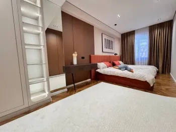 130 м², 4-комн. квартира, 3/12-1