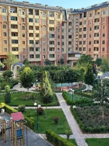 244 м², многокомнатная квартира, 8/9-0