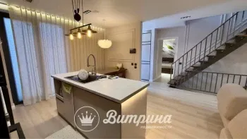 200 м², 5-комн. квартира, 1/2-0