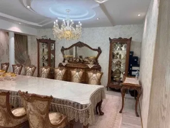 330 м², 5-комн. квартира, 4/5-3