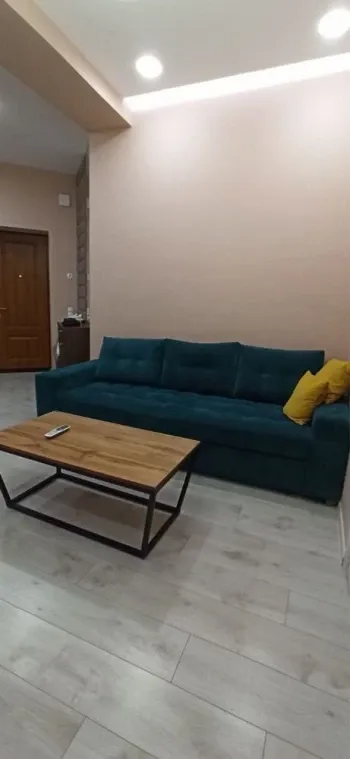 70 м², 3-комн. квартира, 4/8-1