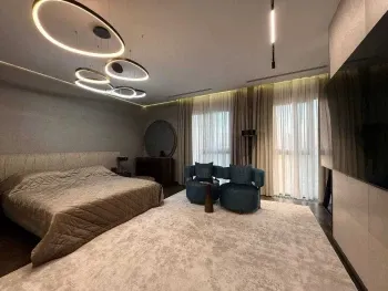 300 м², 4-комн. квартира, 9/10-1