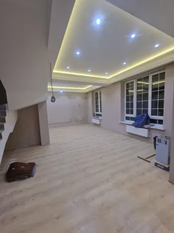 175 м², 5-комн. квартира, 8/9-3