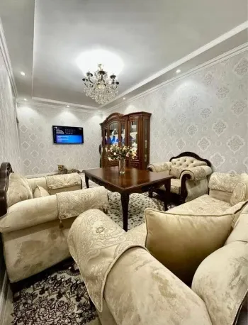 100 м², 3-комн. квартира, 4/8-0