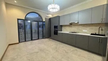 200 м², многокомнатная квартира, 9/10-3