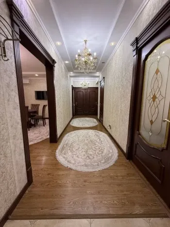 100 м², 4-комн. квартира, 3/8-1