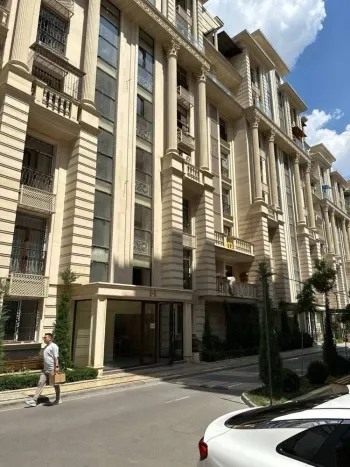 80 м², 3-комн. квартира, 7/7-0