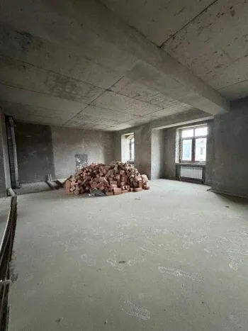 244 м², многокомнатная квартира, 8/9-1