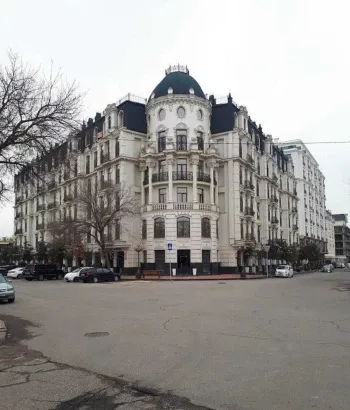 228 м², 4-комн. квартира, 3/6-1