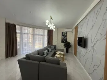 80 м², 3-комн. квартира, 4/10-0