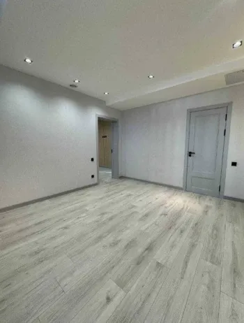 105 м², 3-комн. квартира, 0/10-1