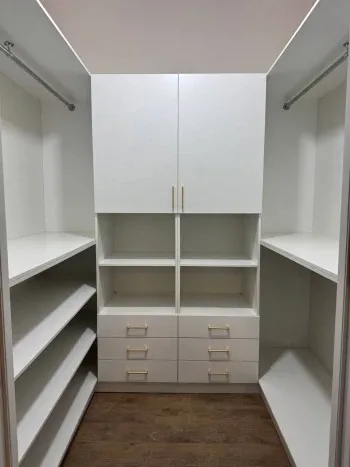 90 м², 3-комн. квартира, 1/8-1