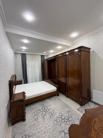 90 м², 3-комн. квартира, 4/8-2