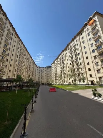 100 м², 3-комн. квартира, 4/10-1