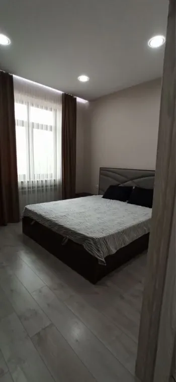 80 м², 3-комн. квартира, 4/8-0
