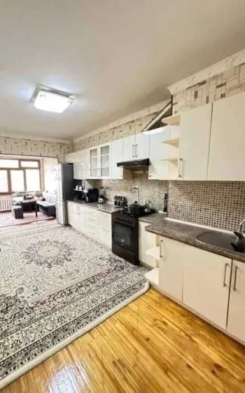 180 м², 4-комн. квартира, 7/9-0