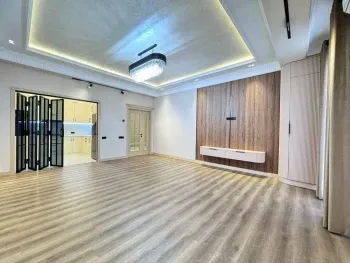 108 м², 3-комн. квартира, 7/10-1