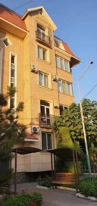 200 m², ko'p xonali kvartira, 4/5-0