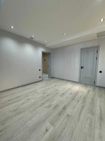 105 м², 3-комн. квартира, 1/10-2