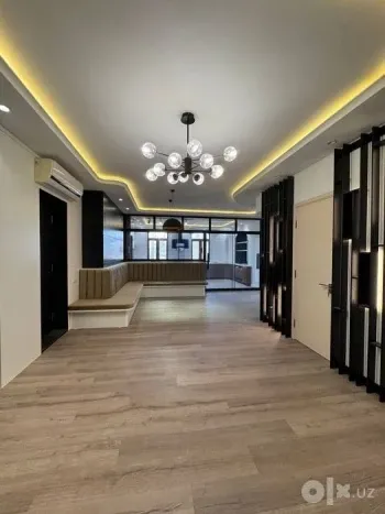 212 м², 5-комн. квартира, 5/6-2