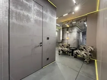 325 м², 5-комн. квартира, 8/8-3